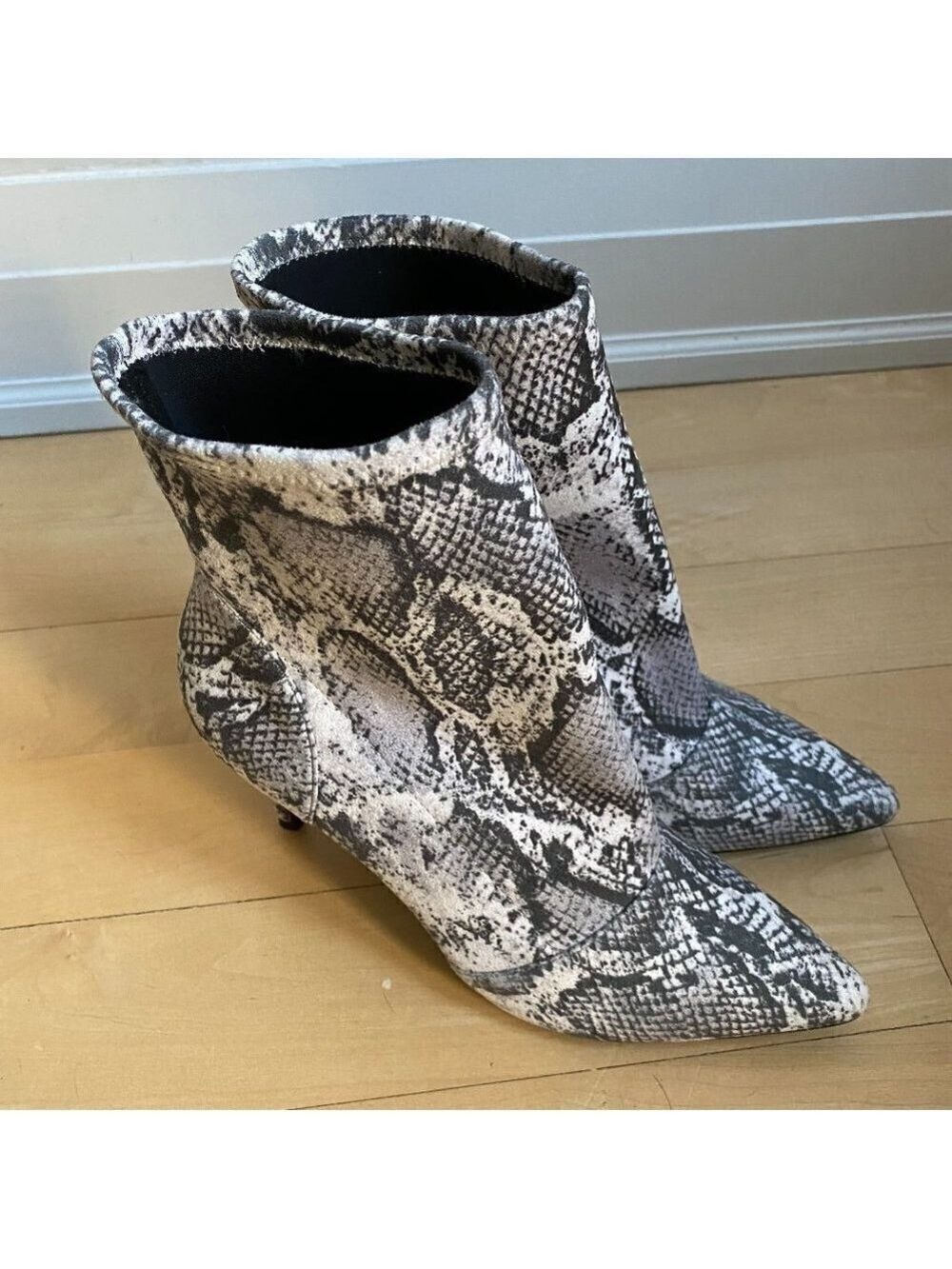 CHARLES David New Stretch Ankle Boot Snake Print - Picture 2 of 8